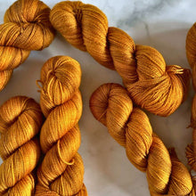 Load image into Gallery viewer, Swanky - Discontinued Base