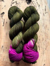 Load image into Gallery viewer, Dahlia