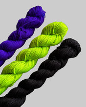 Load image into Gallery viewer, Gnettle Gnome Spooky Yarn Kit  ๐งโโ๏ธ
